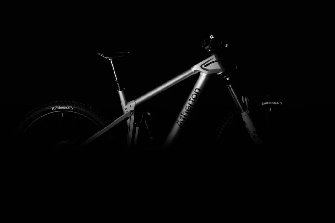 Atherton Bikes bringt mit dem S.170E zum ersten Mal ein Fullpower E-MTB auf den Markt.