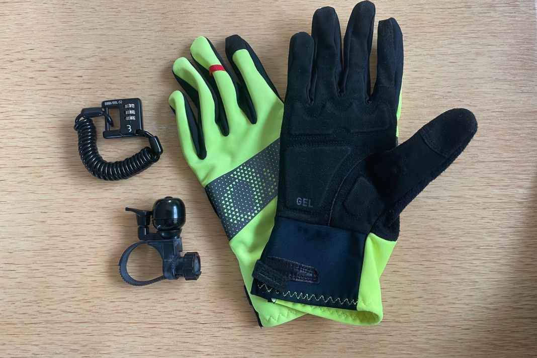 Small but nice gift ideas for cyclists for Christmas.