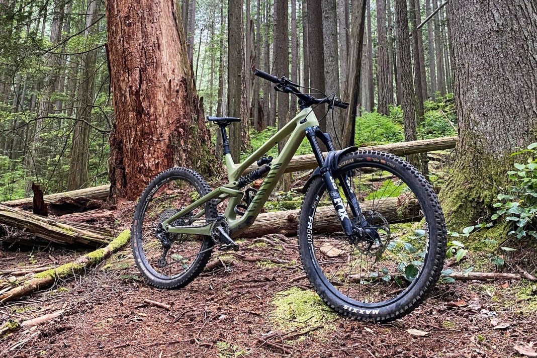 Canyon Torque Mullet CF 8 im FREERIDE Dauertest 2022 BIKE