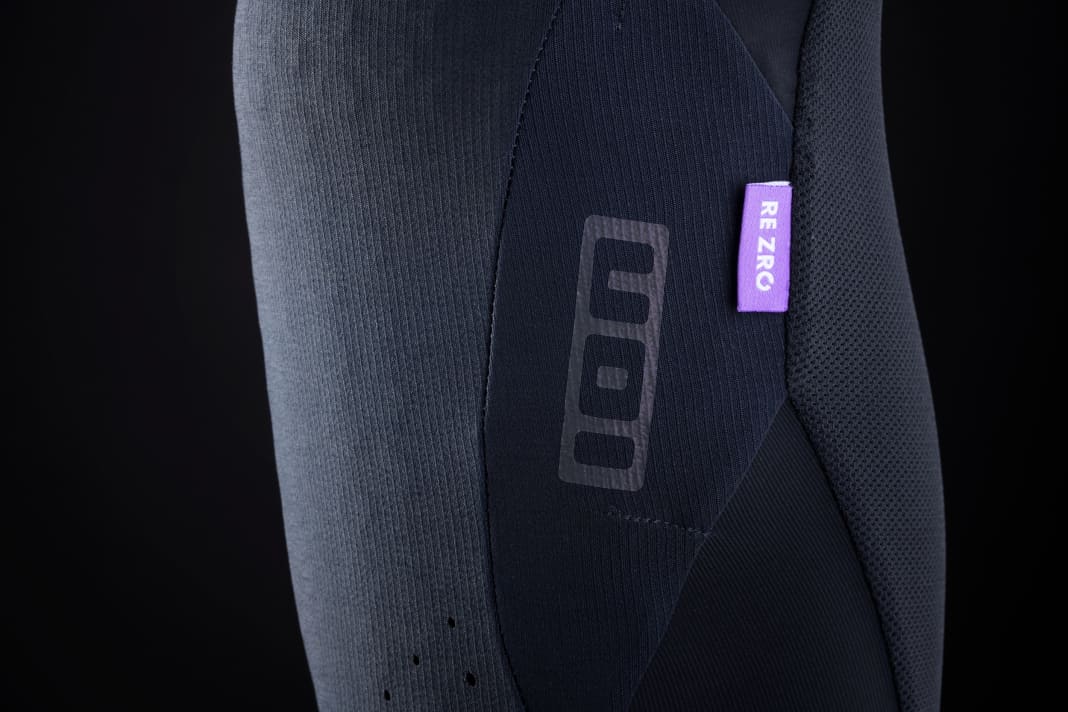 The Ion Arcon LT knee protectors are lightweight and offer L2 protection.