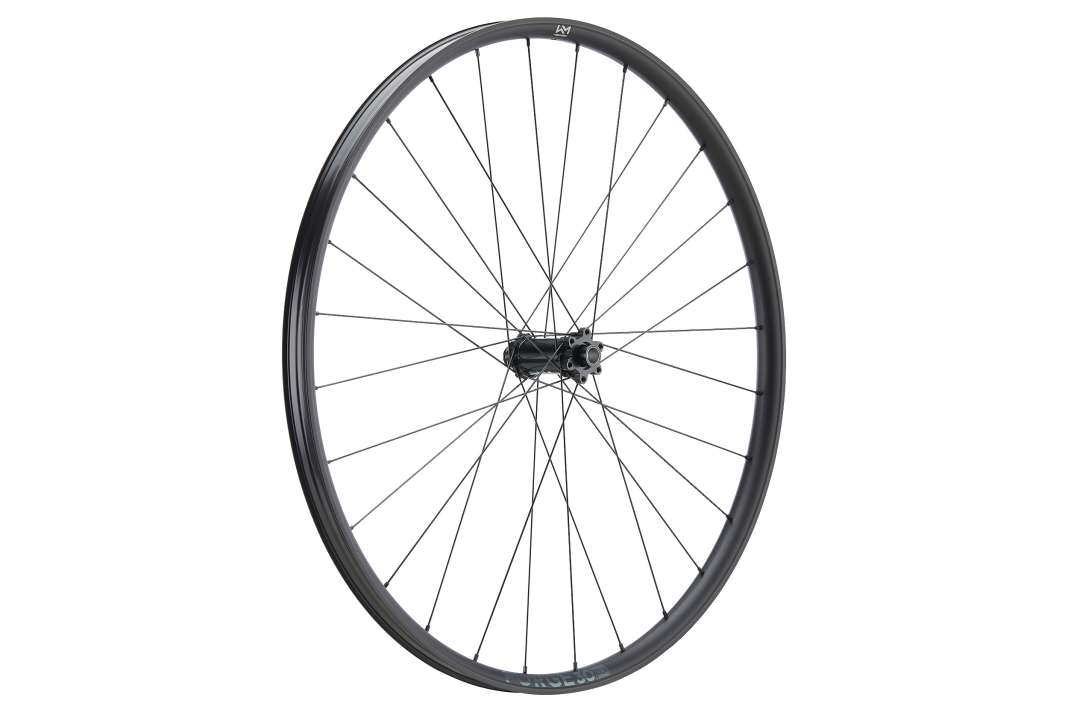 Die Newmen Forge 30 Laufräder sind ebenfalls modular zu bekommen: Vorder- und Hinterrad unterscheiden sind bereits in Gewicht und Steifigkeit.