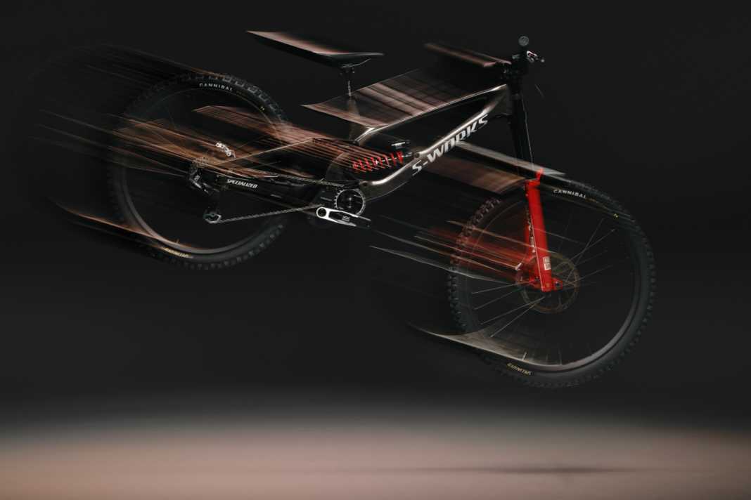 Fast box! The World Cup bike is now also available for us hobby racers - but you have to dig deep into your pockets. At least for the top model: 12,499 euros. Ouch!