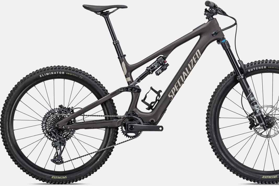 Ein echtes Specialized Levo SL Comp Carbon zum erschwinglichen Preis: Auf der Website des Refurbishers wird das 2023er Modell für 2.499 Euro feil geboten. Der ehemalige UVP lag bei 7.530 Euro.