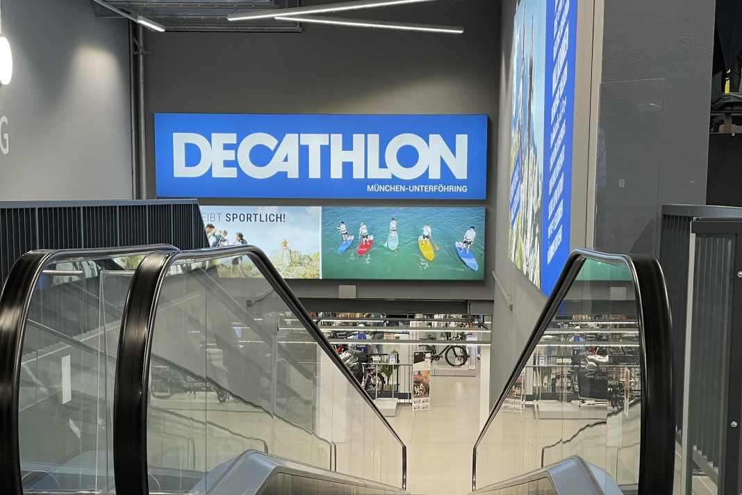 Kommt 'n Mountainbike in ein Kaufhaus... kein Witz, sondern der Weg zum Wartungsservice bei Decathlon.