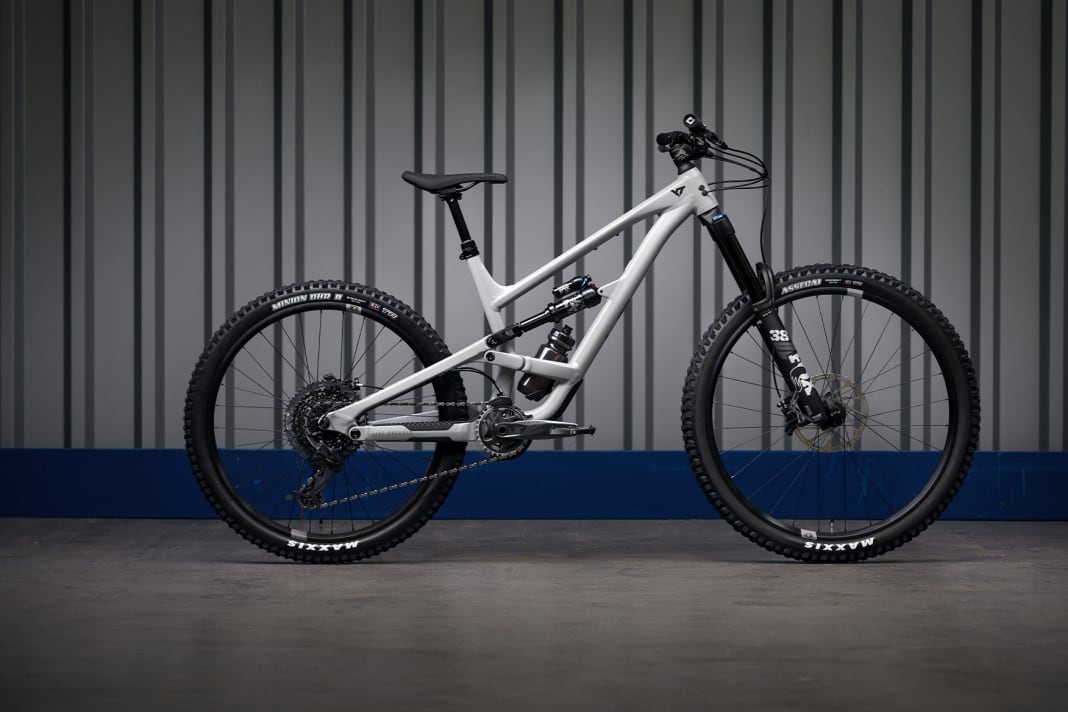Für 2023 neu: das YT Capra Core 2 für 3299 Euro.