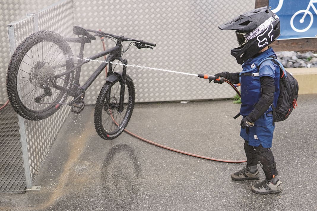 MTB Bekleidung und Ausr stung Coole Bike Klamotten f r Kinder BIKE