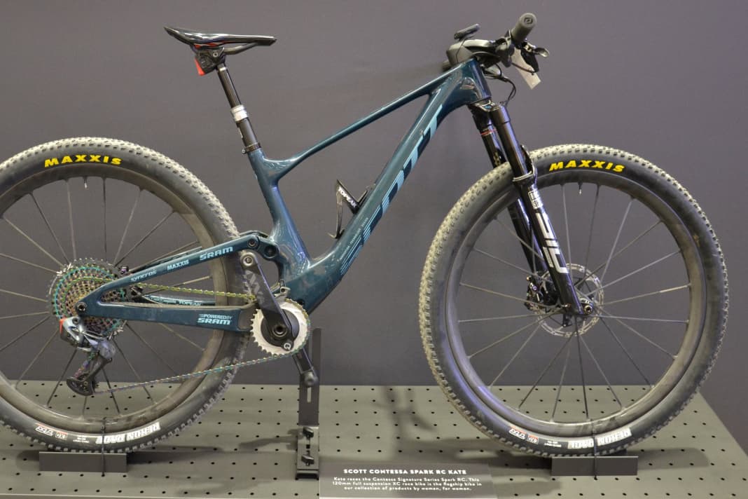 Kate Courtney, Scott SRAM racer, rides a Scott Contessa Spark.