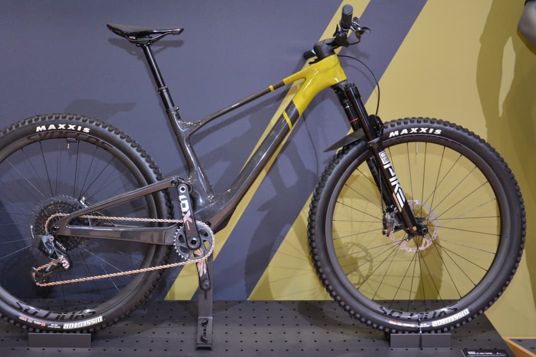 The Scott Spark ST at the Eurobike stand: new colour, more travel.