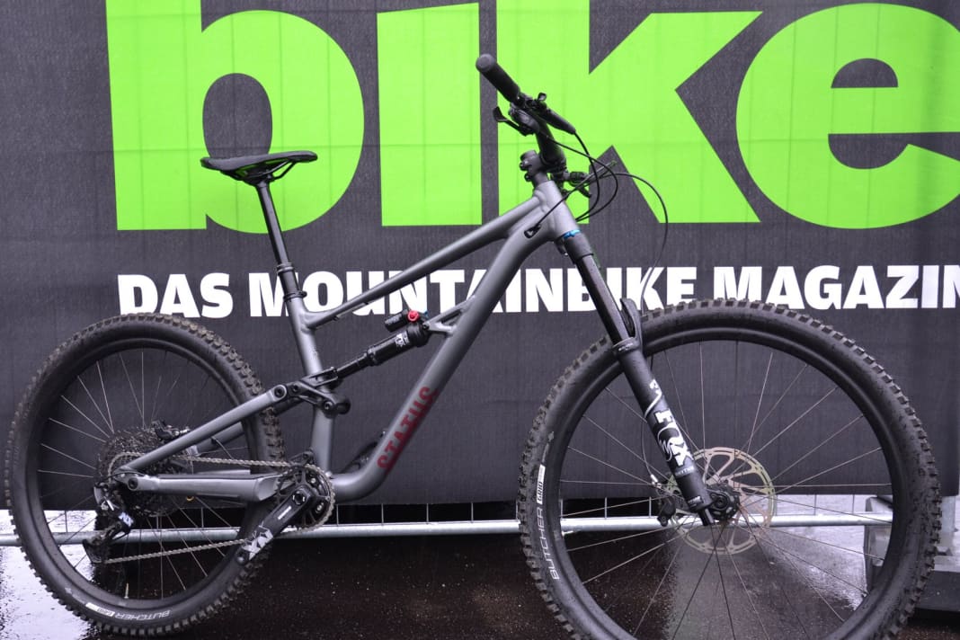 Specialized Status 160 beim BIKE Festival Saalfelden Leogang. Das Gerät kommt jetzt in den Handel - für 3700 Euro. Zuvor war es nur über ausgewählte Händler und online erhältlich.