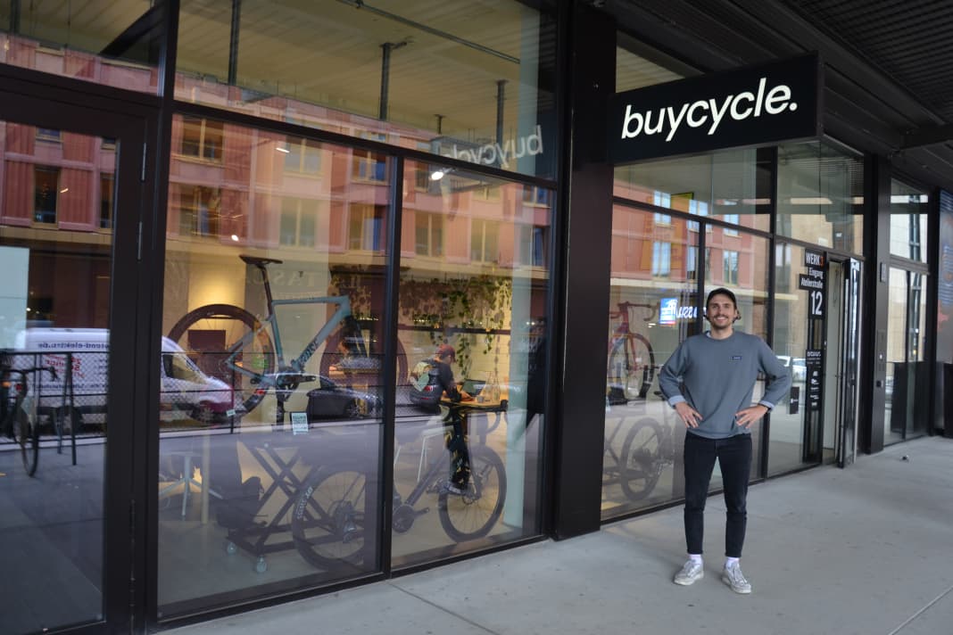 Theo Golditchuk, einer der drei Gründer von Buycycle, ist stolz: Keine zwei Jahre nach der Gründung arbeiten über 25 Leute für das Münchner Unternehmen.