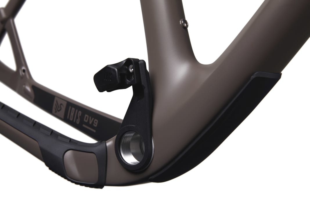 The chain guide has been smartly adapted to the bottom bracket.