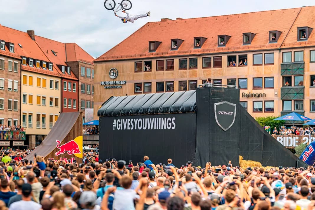 Erik Fedko: „Oh je, ich drehe zu langsam!“ Schreckmoment beim Finalsprung: Backflip Superman Seatgrab.