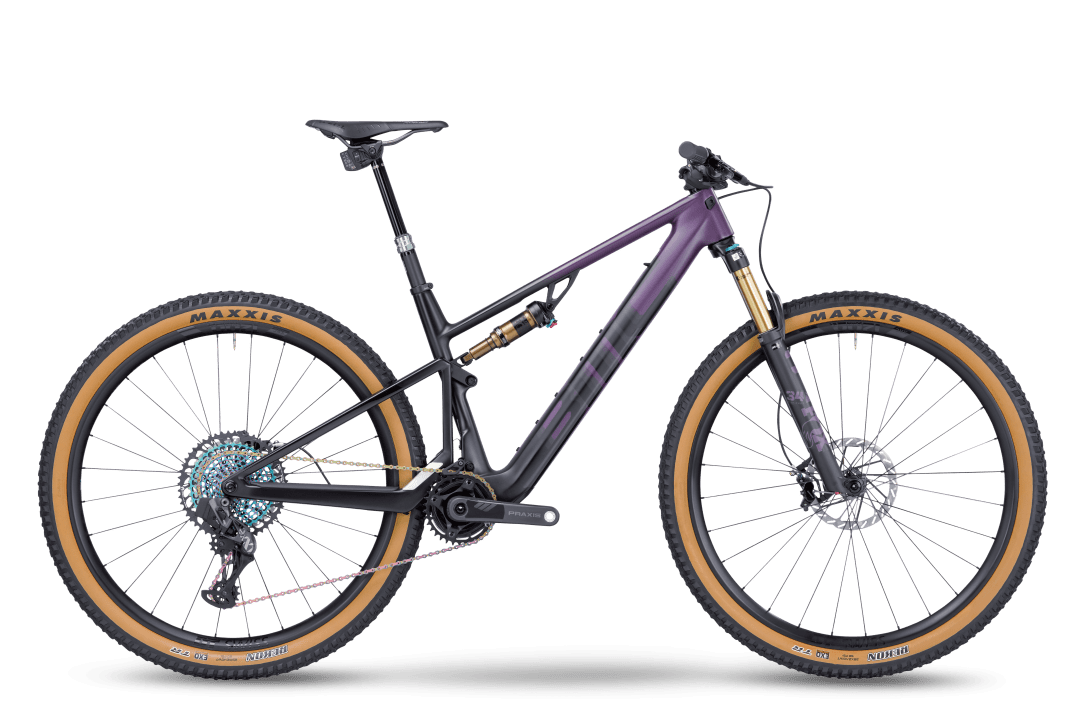 The top model Fourstroke AMP LTD costs an impressive 13999 euros. Fox Factory suspension and wireless Sram AXS components add the necessary glamour.