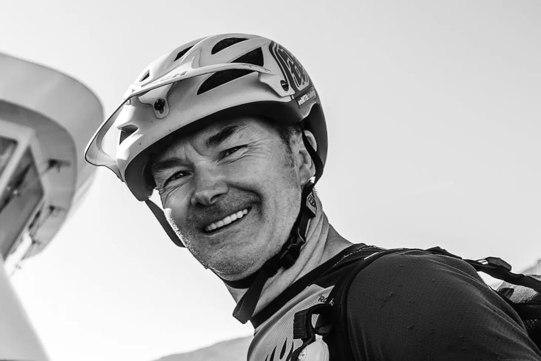 Claus Fleischer. CEO of Bosch eBike Systems in real life, e-bike adventurer in his spare time. True to the motto "There's no such thing as impossible", he likes to plan tours with uncertain routes, preferably in high alpine terrain. Side effect: This allows him to test his products in the best possible way - first-hand, so to speak.