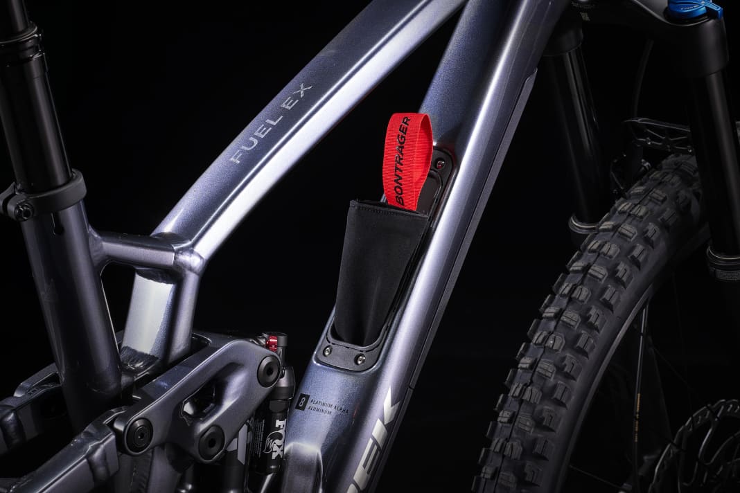 Practical - The storage space in the down tube is now also available on the aluminium models. 