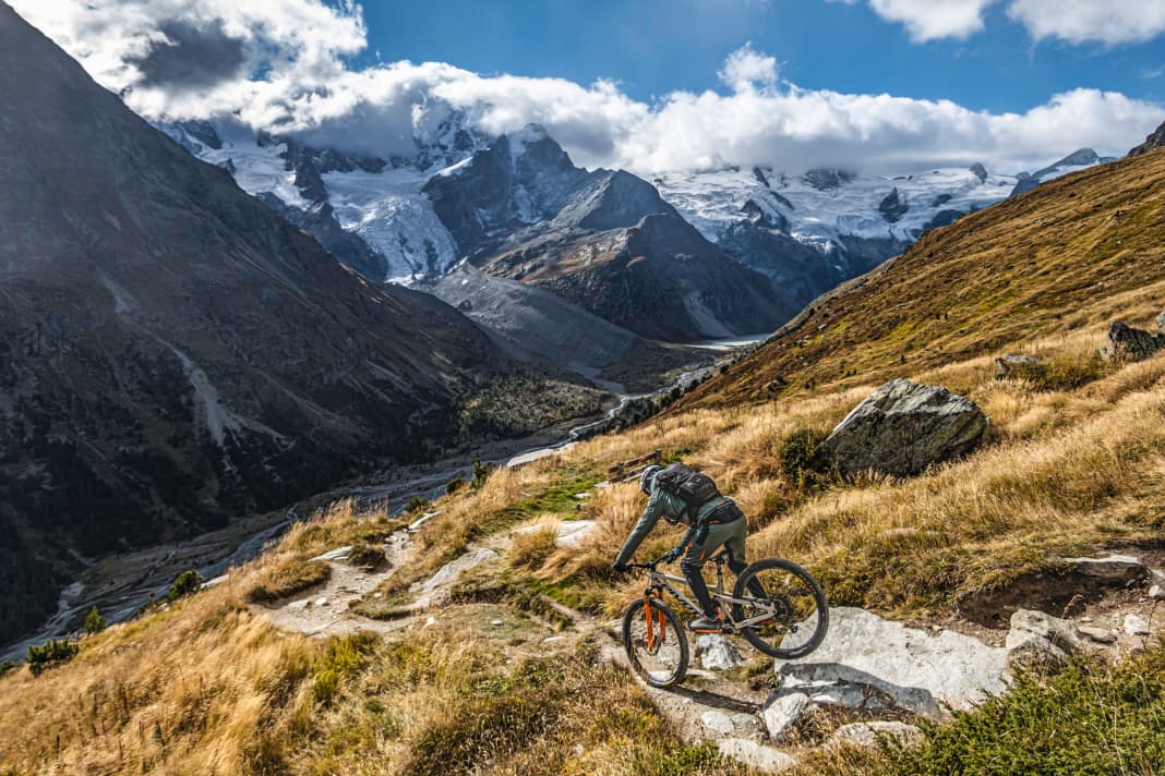 Viel mehr Gletscher-Trail-Kino geht nicht: die Umrundung des Bernina-Massivs.