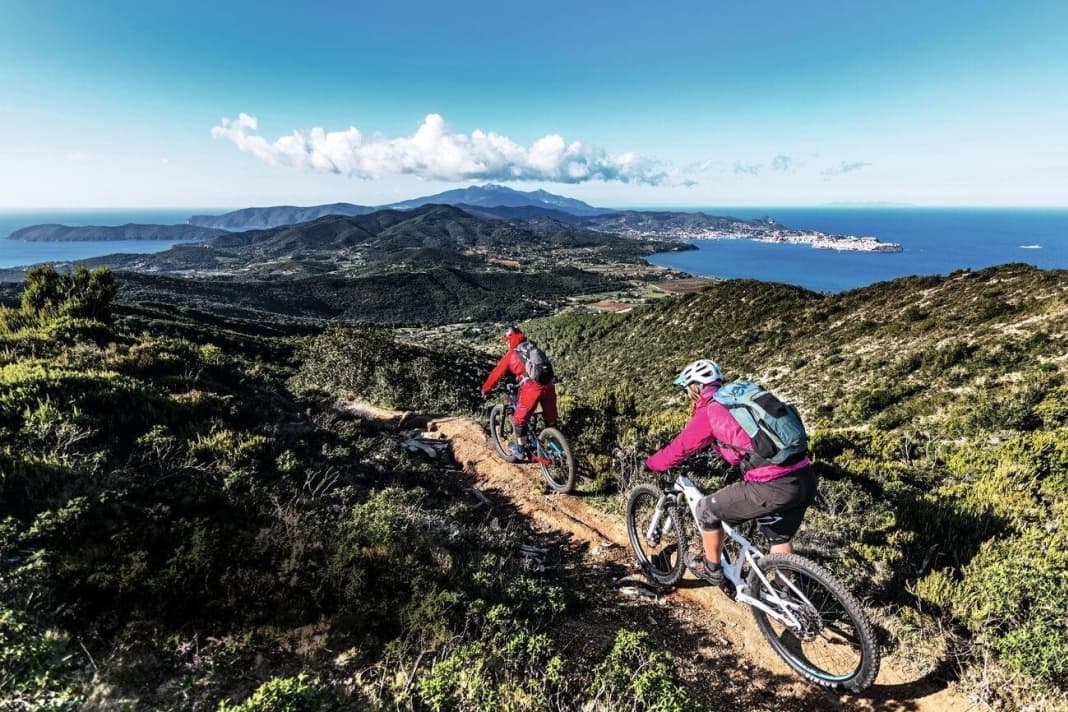 Elba lies like a green pearl in the middle of the Tyrrhenian Sea. The mountains on Elba are not terribly high, but the climbs are bitingly steep and the descents also have teeth - perfect for extensive excursions with e-assistance.