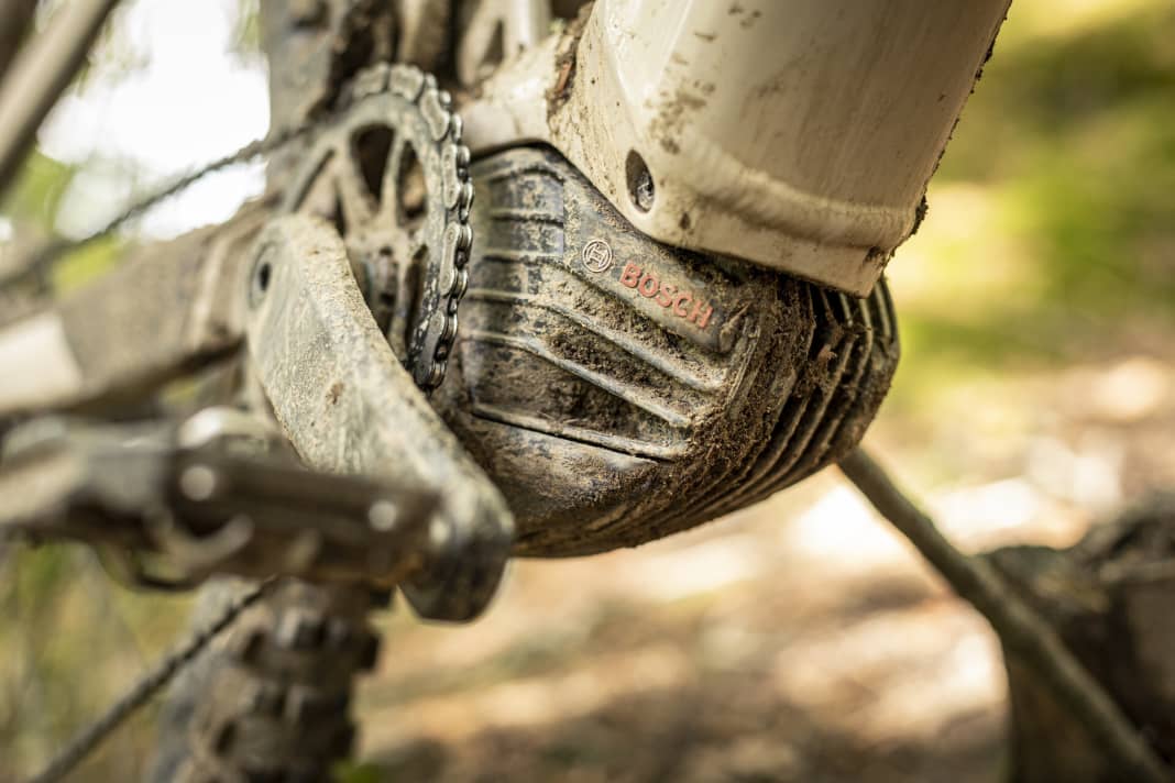 As with the Jam² models, the Bosch motor sits openly under the frame. Focus has dispensed with an additional cover in order to keep the down tube as slim as possible.