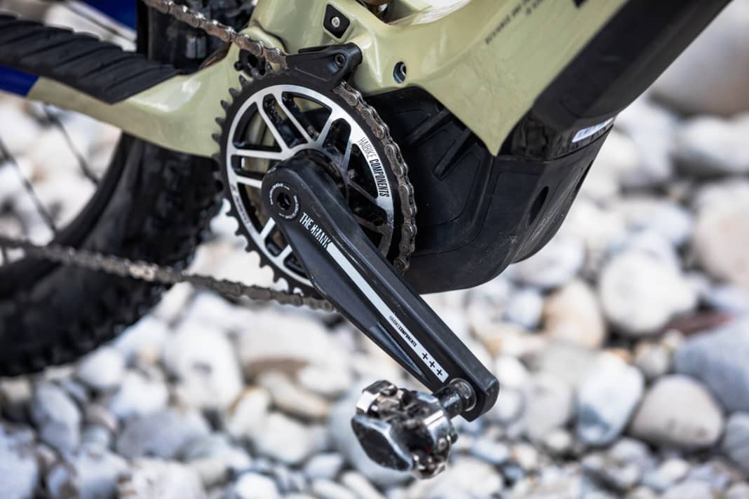 Typisch Haibike: Die hauseigenen Anbauteile geben den Bikes eine eigenständige Optik. Neben Kurbel und Kettenblatt gehören auch Lenker sowie Vorbau zur Komponentenlinie von Haibike.