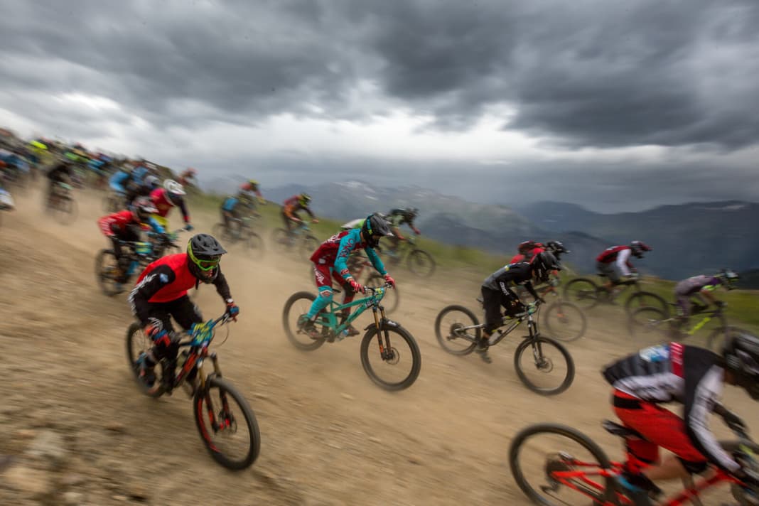 Test 2017: Super-Enduros beim Megavalanche Race Alpe d'Huez