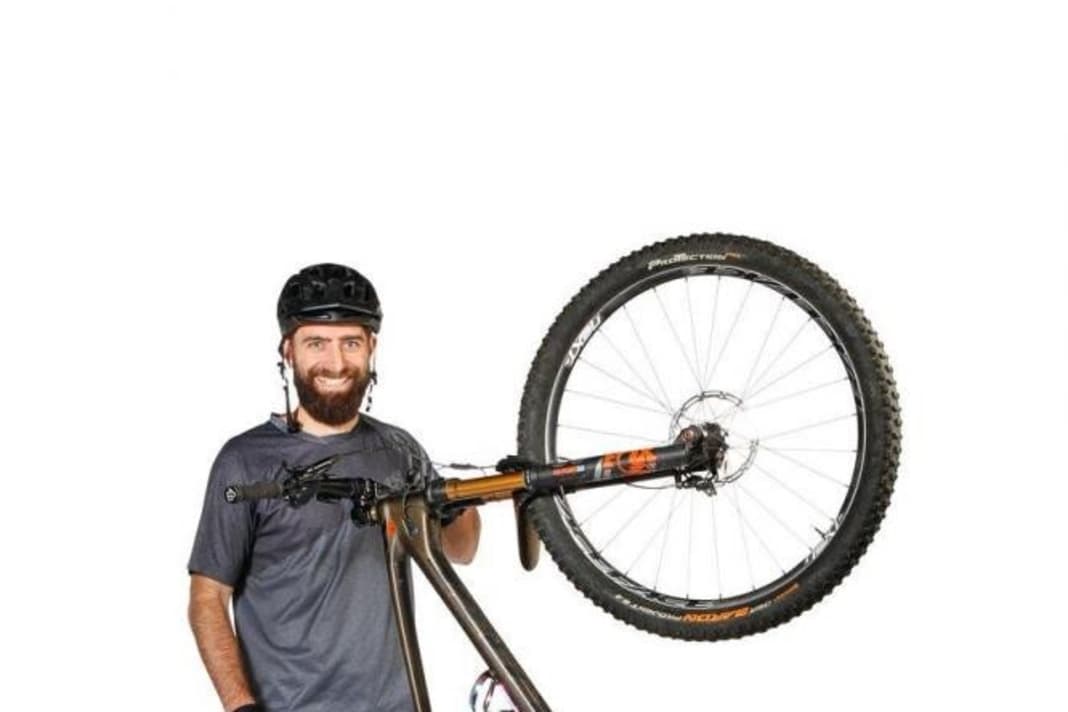 Technical overkill? Stefan Frey (BIKE editor) was overwhelmed at times with managing the numerous batteries.