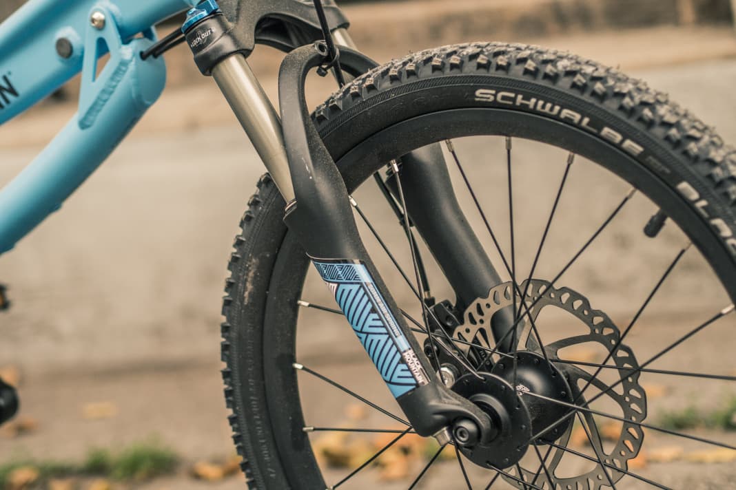 A Spinner Grind with 50 millimetres of travel provides some comfort at the front.