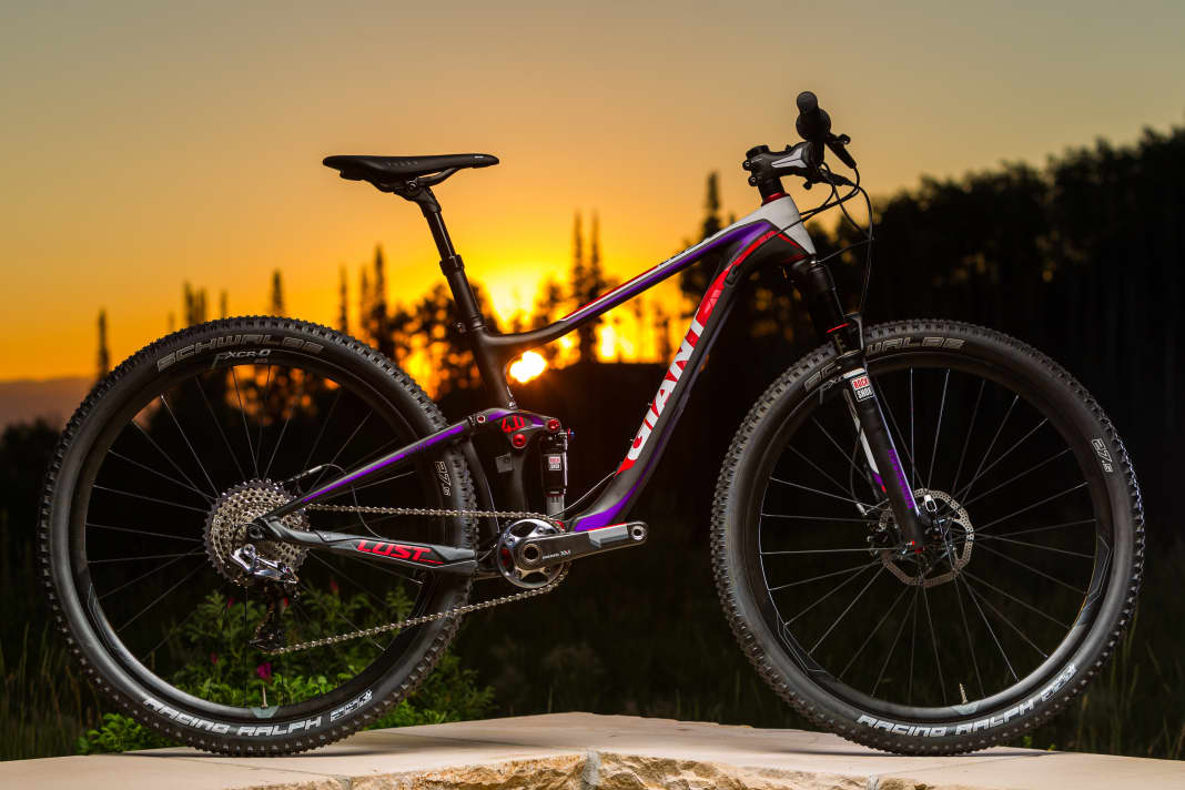 Fast trail bike for women: the Lust Advanced in carbon fibre