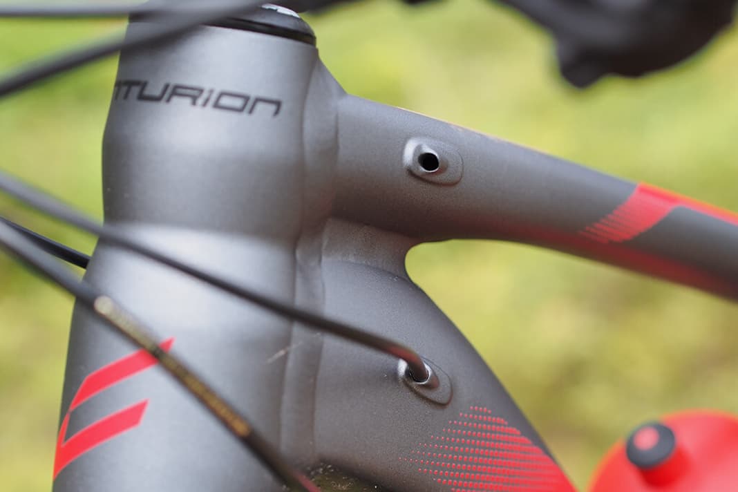 Shift cables are integrated in the frame. A telescopic seat post can be retrofitted.