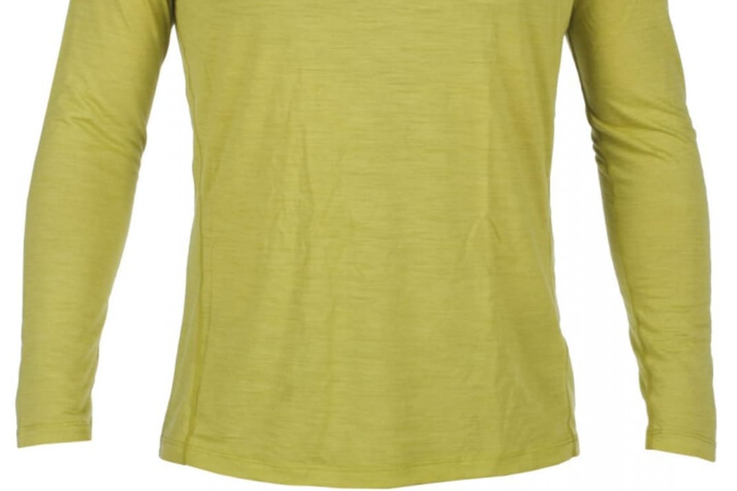 SUPERNATURAL BASE LS 140

www.sn-supernatural.com, 49,99 Euro

 Merino-Wollhemden überzeugen durch angenehmes Tragegefühl – liegen allerdings meist nicht so gut am Körper an und können dadurch die Funktion oft nicht optimal ausspielen. Sie wärmen auch im feuchten Zustand noch gut und eignen sich besonders für wenig intensive Einheiten, auch bei Pausen kühlt der Körper weniger schnell aus.