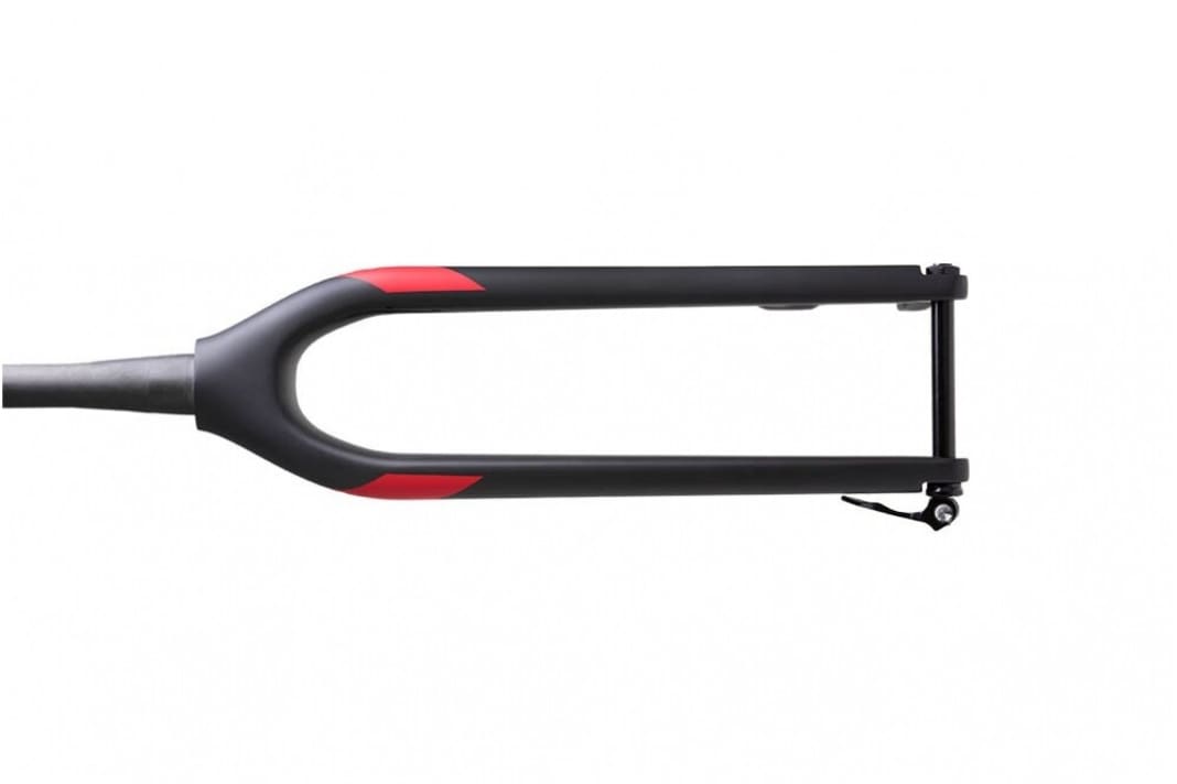 The Rigid Team comes in the colour combination red/matt black.