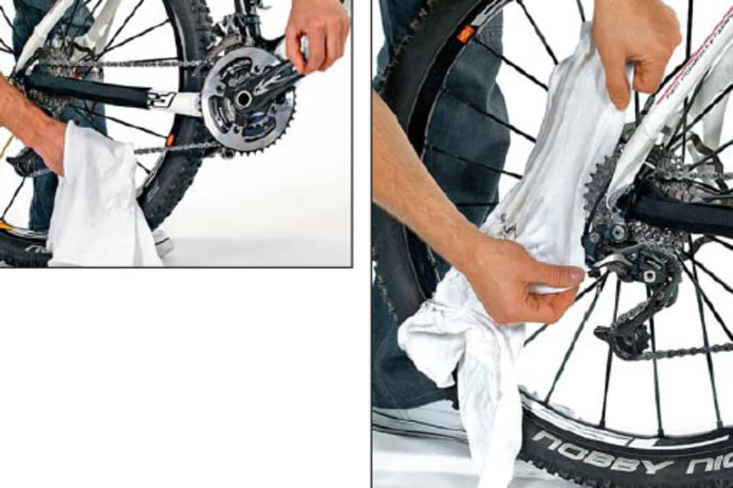 1. ANTRIEB REINIGEN Sprühen Sie bei starker Verschmutzung Kette, Kettenblätter und Kassette mit Entfetter ein. Drehen Sie die Kurbel rückwärts und ziehen Sie die Kette durch einen fusselfreien Lappen. Kassette und Kettenblätter reinigen Sie grob mit einer Bürste vor. Danach reinigen Sie die Zwischenräume mit einem Lappen (Bild rechts).