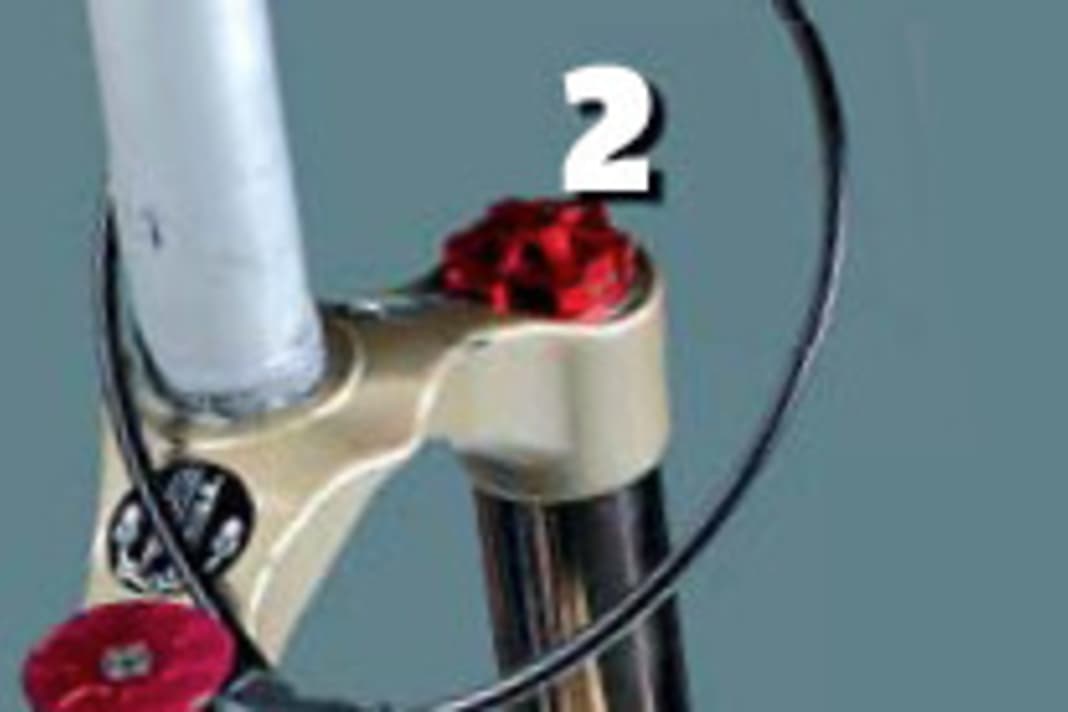 The "Corsa SL" can be lowered with a lever from the handlebars.