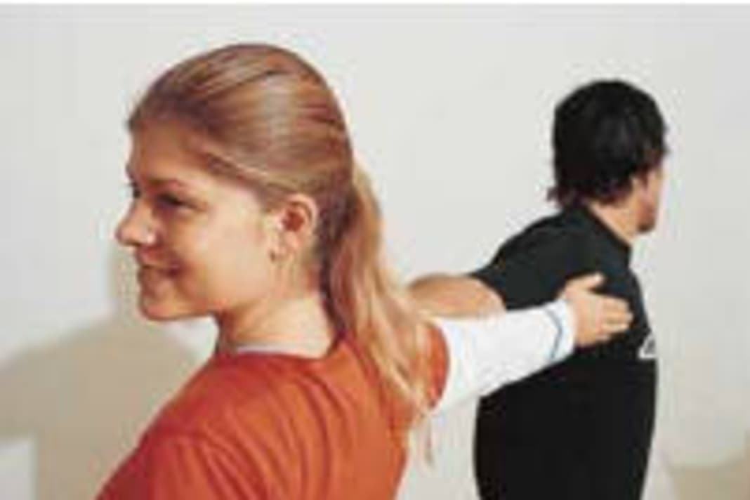 Chest muscles

Execution: Hold partner with outstretched arm against the

shoulder with an outstretched arm. Turn your head in the opposite direction and feel your chest muscles stretch. Alternatively, do this alone against a wall. Also with arm at a 90 degree angle.