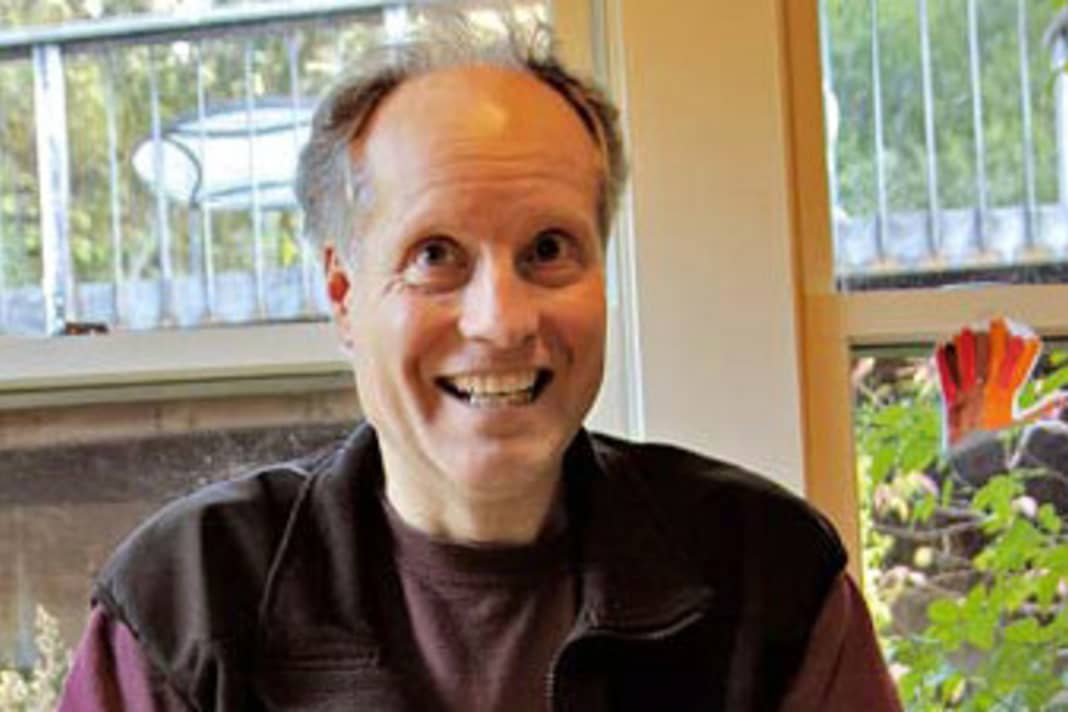 Thirty years ago, biking on Mt Tamalpais was not yet prohibited. In fact, biking hadn't even been invented yet. Joe's stories wander into the past. For him, they are just youthful experiences. In reality, they were the beginning of a new sport, a completely new attitude to life and a global billion-dollar business. In the summer of 1973, Joe once again dropped by his favourite bike shop. There it was: a red-painted cruiser - "B.F. Goodrich Balooner", built in 1941. A junk bike for five dollars, ideal for finally making a crazy wish come true: a downhill from Mt Tamalpais down to Mill Valley. As a precaution, Joe souped up the old mill with motocross brake levers. Then off we went. "That was fun," Joe giggles like a little boy. Whether it was him or Gary Fisher who scribbled the first letter in the mountain bike history book has been the subject of heated debate ever since.