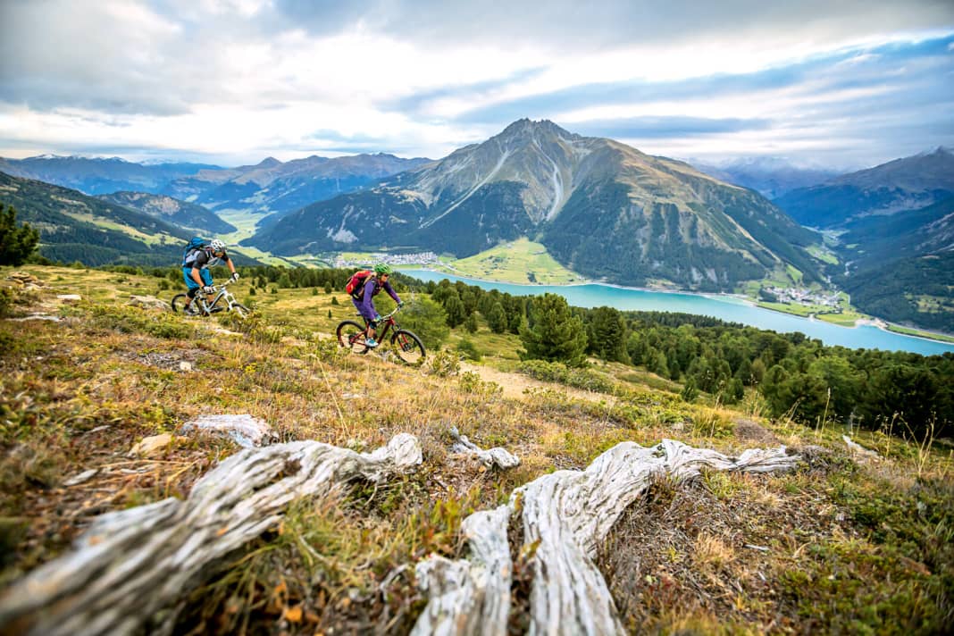 Der Südtiroler Vinschgau war lange nur für große Apfelplantagen bekannt. Irgendein Mountainbiker entdeckte eines Tages den Monte-Sole-Supertrail und legte den Grundstein für ein wahres Trail-Eldorado. Eine ernstzunehmende Konkurrenz zum Gardasee.