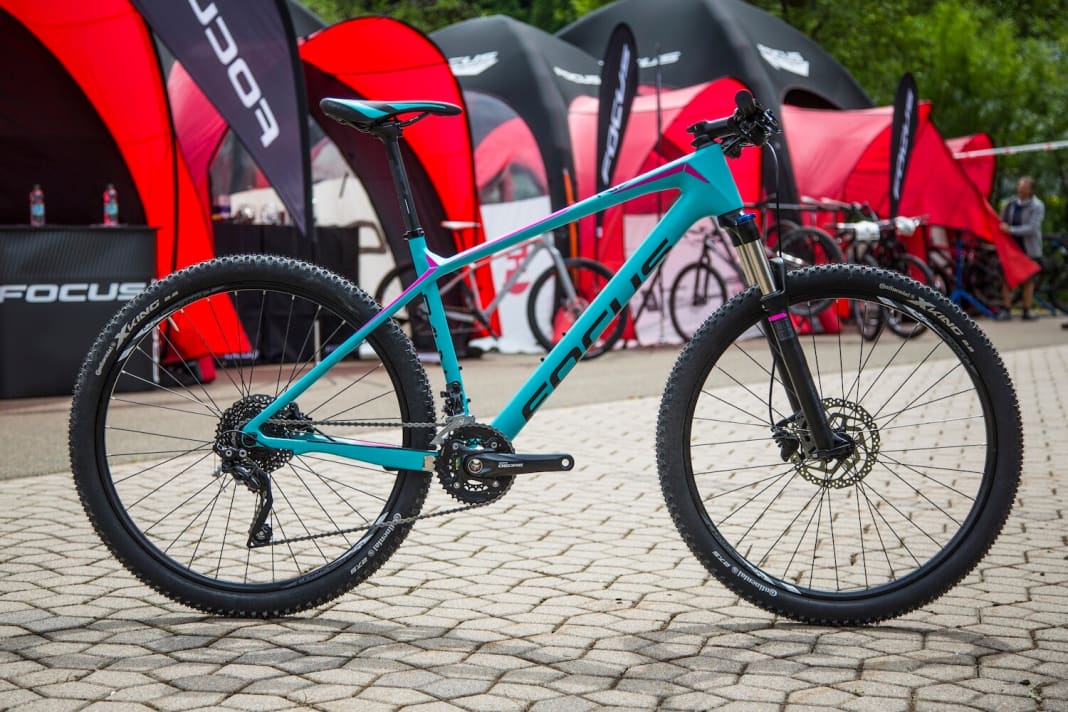 The Raven Max frame is used here, which has a front derailleur mount.