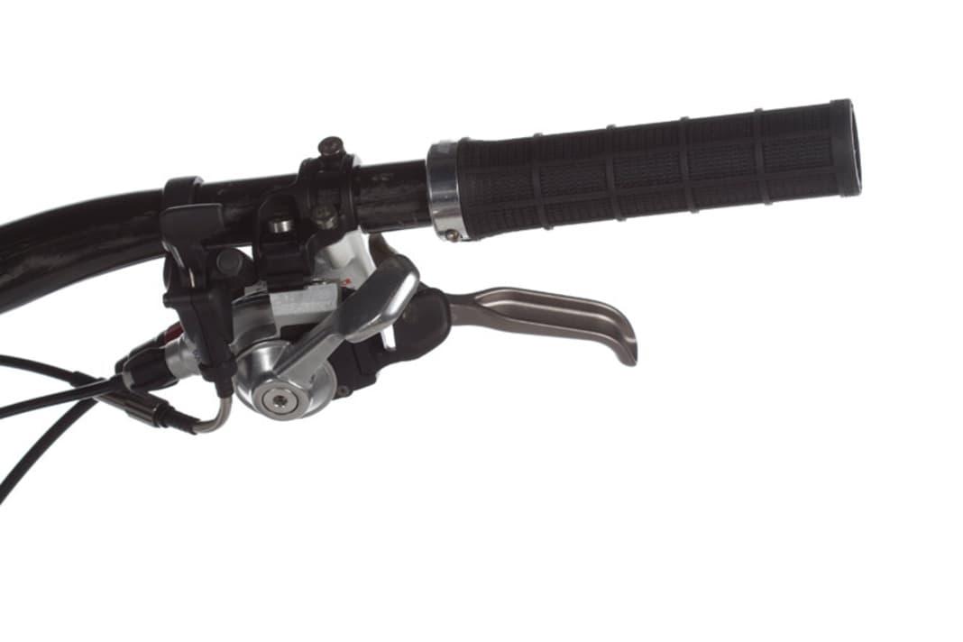 Aufgeräumte Optik
Die SRAM-Matchmaker-Schelle befestigt Brems- und Trigger- Schalthebel gemeinsam an nur einer Klemmung. Neben der aufgeräumten Optik sind die Armaturen so immer perfekt erreichbar (25 Euro).