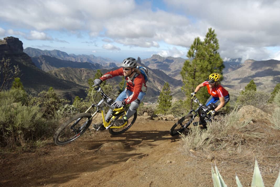 With a diameter of 45 kilometres, Gran Canaria is the third largest island in the Canary Islands and is also known as the "Island of the Sun". It is criss-crossed by gorges and canyons with fine and rough gravel paths for beginners. But there are also plenty of trails that require good riding technique. Highest point: Pico de las Nieves (1949 m).