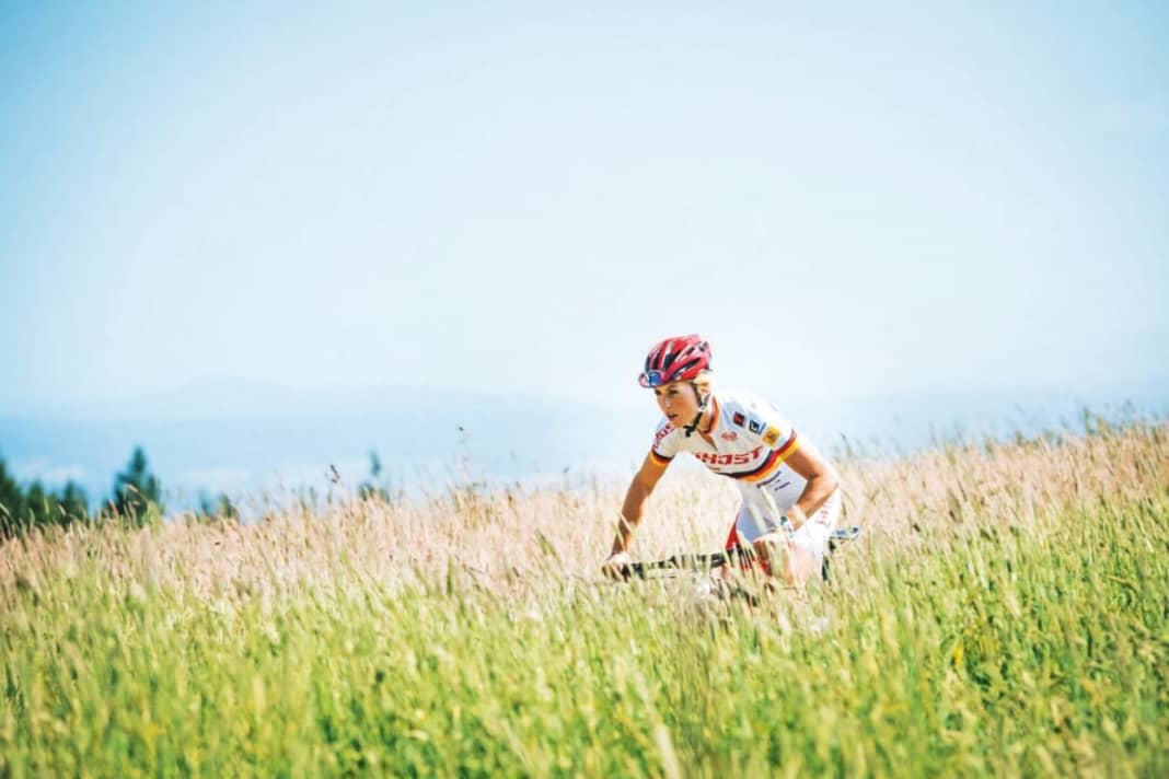 Helen Grobert gehört zu den Shootingstars der deutschen Cross-Country-Szene. Die junge Schwarzwälderin siegte 2015 überlegen bei der deutschen Meisterschaft.