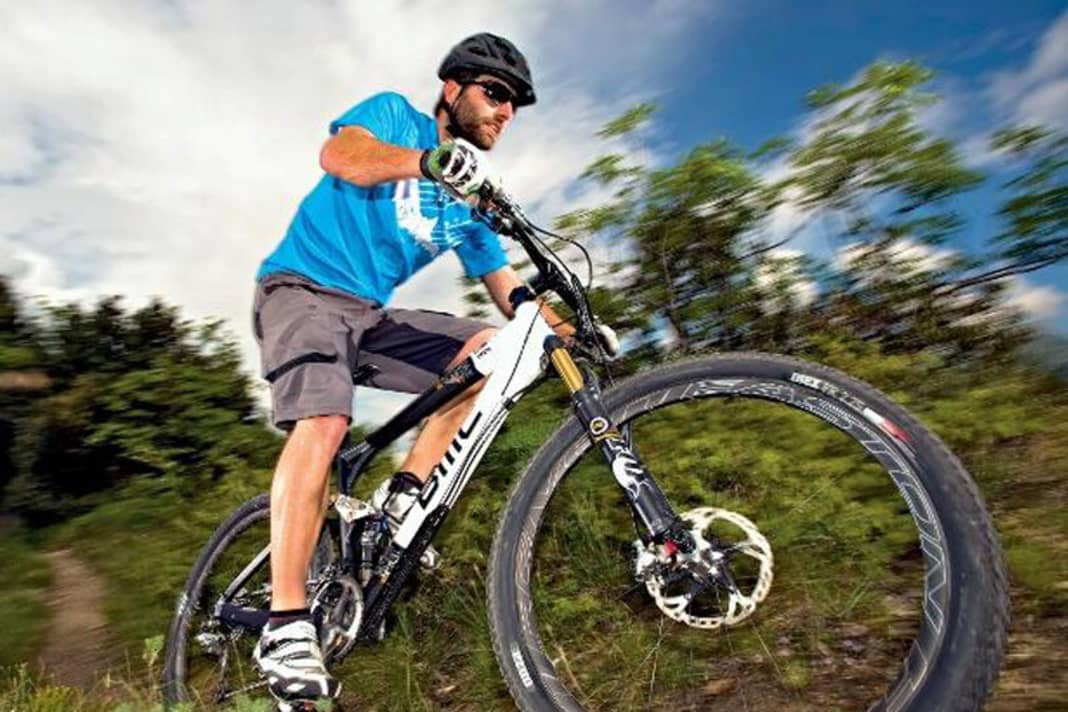 BMC TRAILFOX CARBON TF01

 Light, versatile, luxurious, expensive. These attributes fit perfectly with BMC's all-mountain flagship, the Trailfox in carbon.