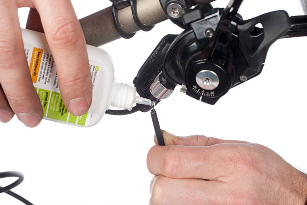 1. precise shifting A few drops of oil or a little grease can mobilise stiff cables again. If shifting remains imprecise, the only thing that can help is replacing the Bowden cable and outer casing.