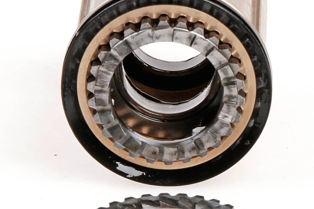 Syntace With 32 thick spokes and toothed disc freehub, Syntace focuses on durability. Toothed disc gearing that can transmit high torques can only be found at DT Swiss.