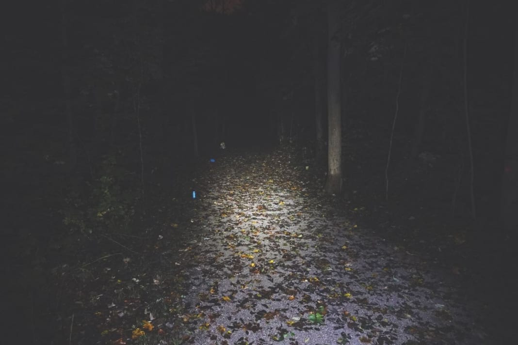 M-Wave Ultra 2500: Homogen ausgeleuchtet, die absolute Helligkeit fällt etwas ab.