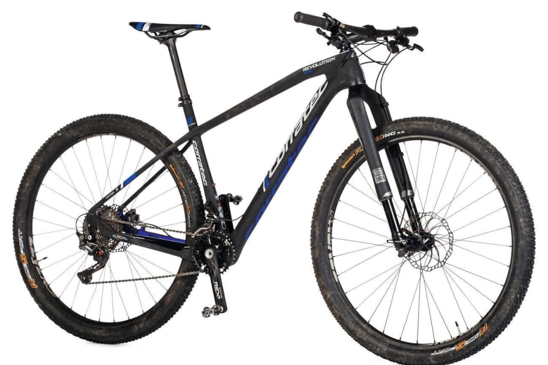A double crank and upside-down fork make the Corratec unique in the test field. How nimble will the Revolution 29er be on the race track?