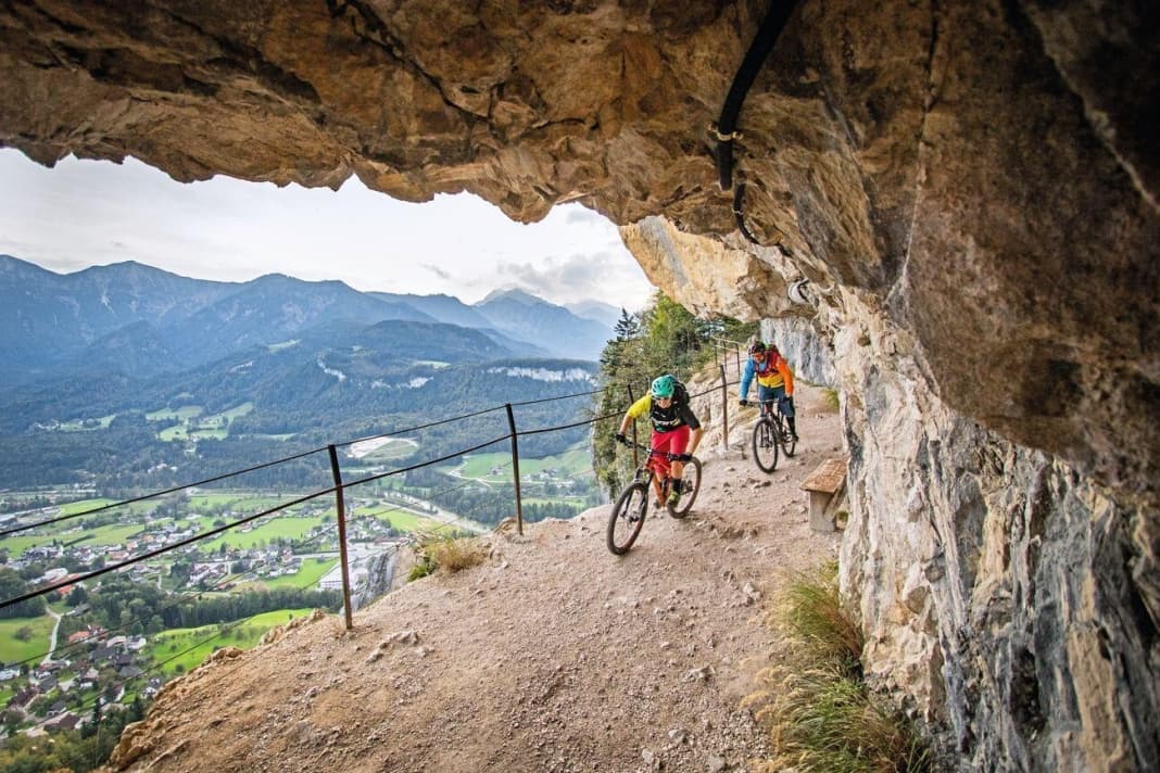 Die ewige Wand ist zum Wahrzeichen der Bike-Region um Bad Goisern avanciert. Wer schon mal an der Salzkammergut Trophy teilgenommen hat, kennt diese Felsgalerie gut.