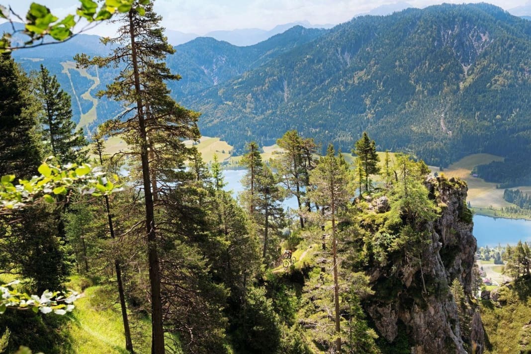 You pass the Weiße Wand rock formation on the second day of the tour, then head over into the Drau Valley on a beautiful trail.