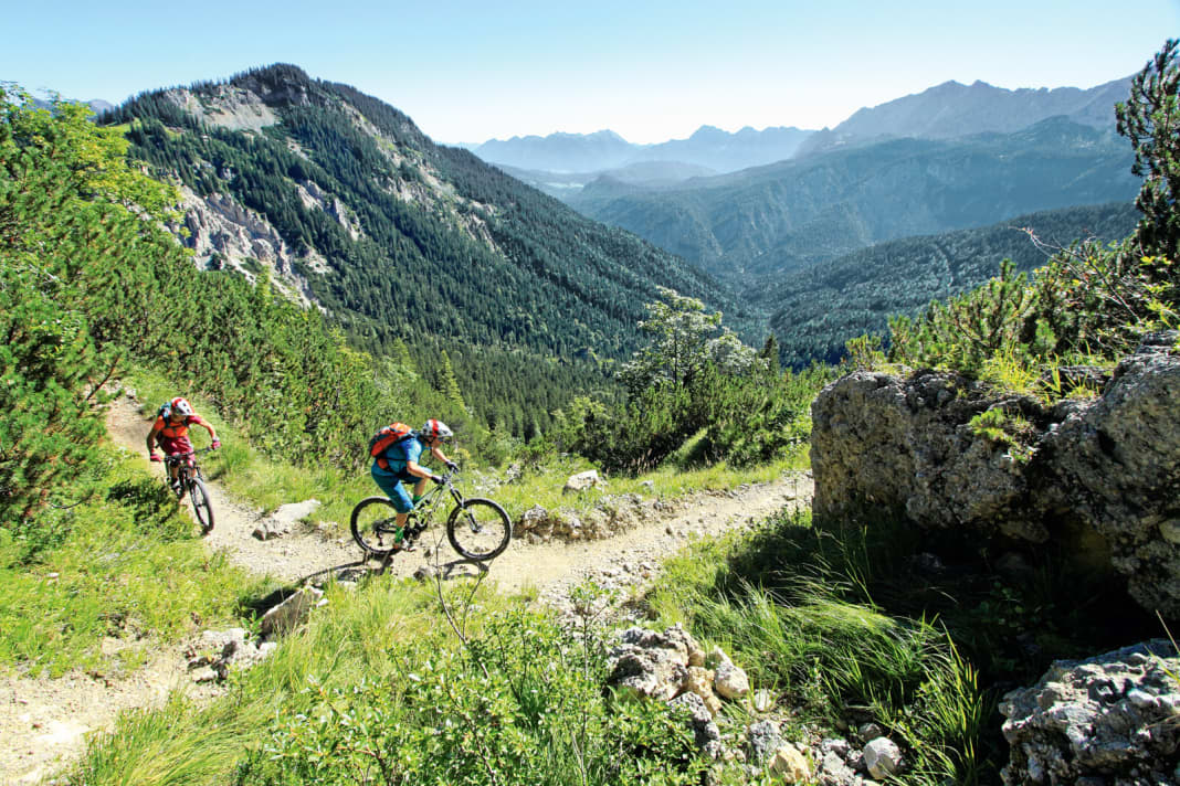 Esterberg, Reintal und Eibsee – GarmischPartenkirchen ist berühmt für seine Klassiker-Touren. Der Olympiaort gilt sogar als Geburtsstätte des Bike-Booms in Deutschland. Seitdem hat sich für Biker nicht mehr viel getan. Doch die neue Generation Locals hat neue Abzweige aufgespürt.