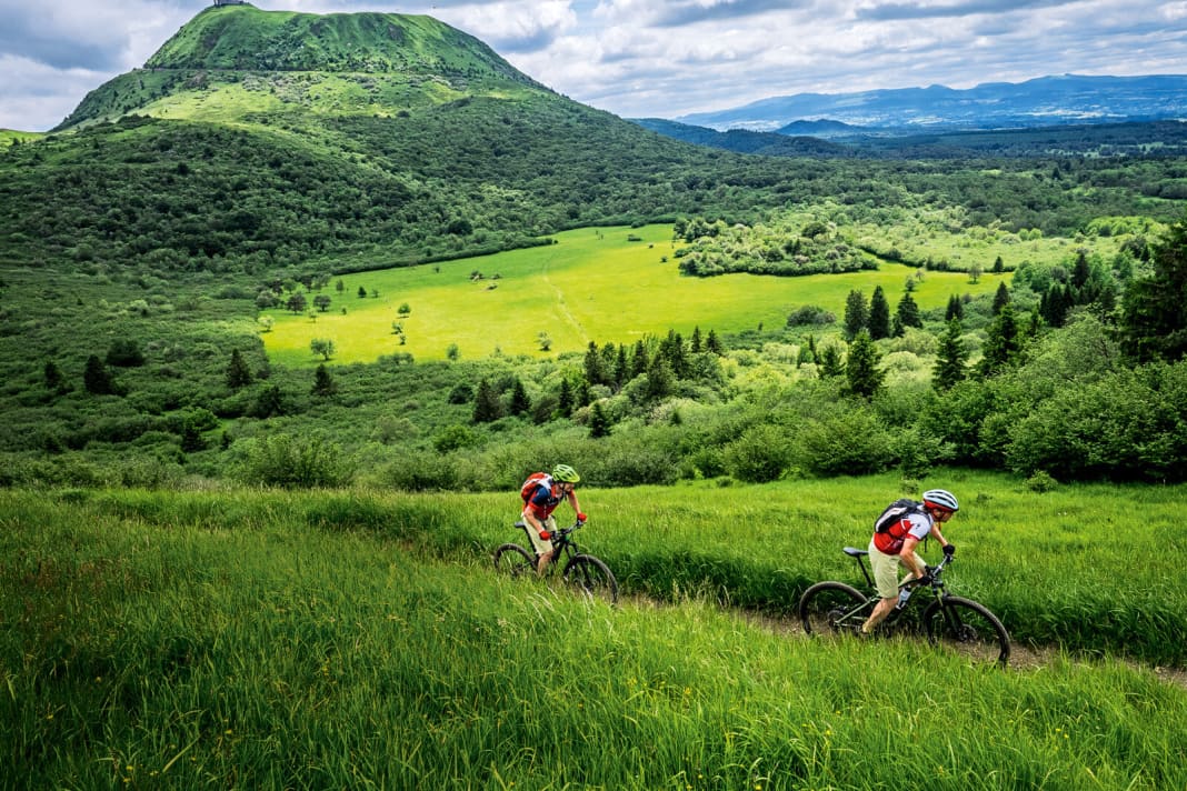 3 MTB Touren um die Vulkane des Massif Central in Südfrankreich