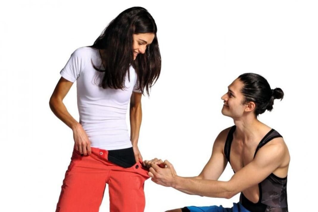 Links: Gonso Sitivo U (drunter) und Ion Traze (drüber) - Rechts: Endura Singletrack Liner (drunter) und Endura Humvee Lite (drüber)