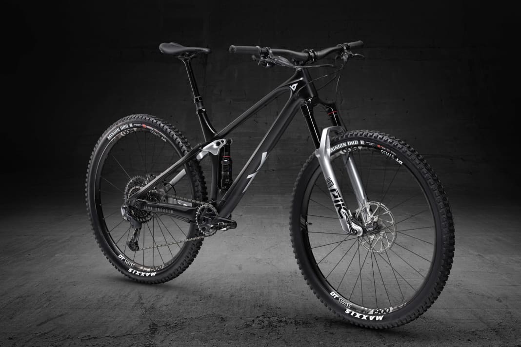 The limited edition YT special model Izzo Blaze costs 3999 euros.